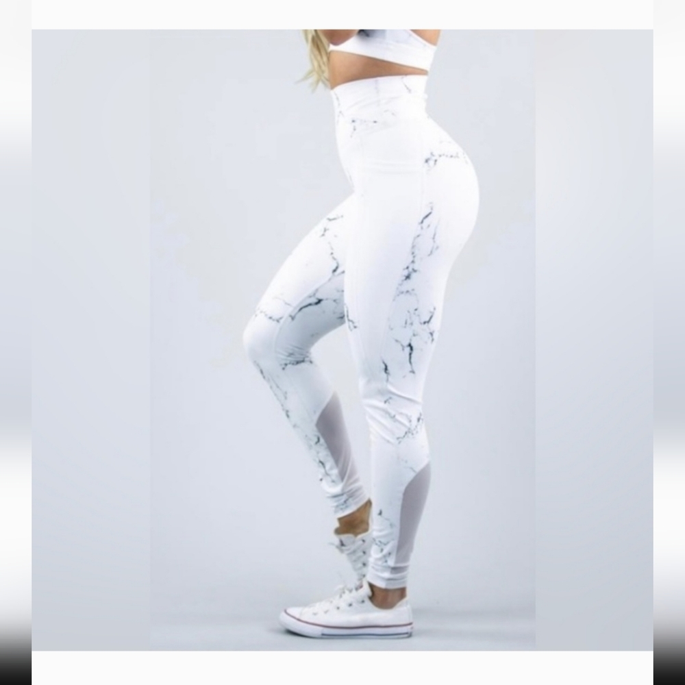 Buffbunny White Marble Leggings